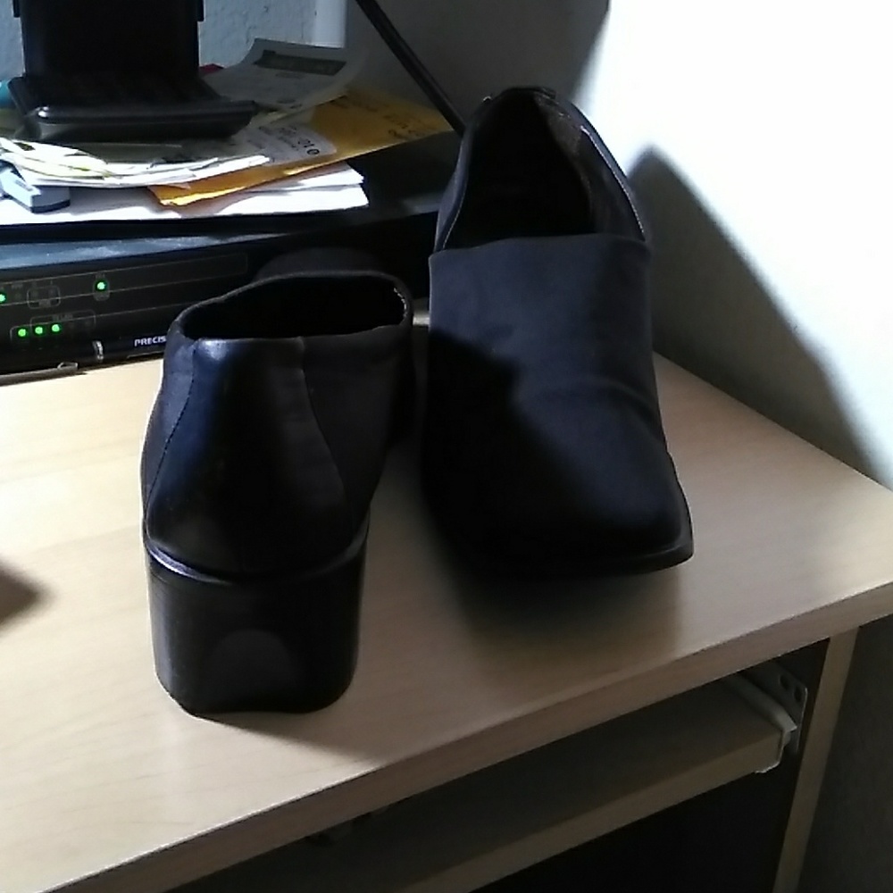 Shoes - Picture 2 of 3